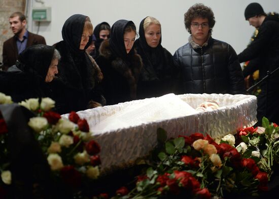 Paying last respects to politician Boris Nemtsov in Moscow