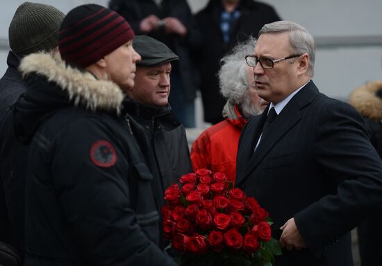 Paying last respects to politician Boris Nemtsov in Moscow