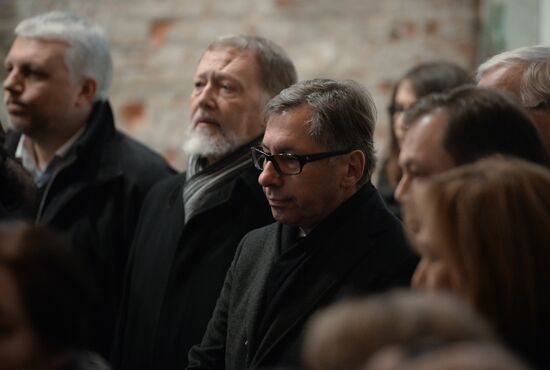 Paying last respects to politician Boris Nemtsov in Moscow