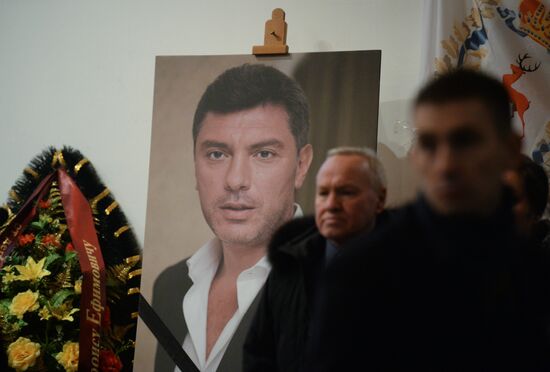 Paying last respects to politician Boris Nemtsov in Moscow