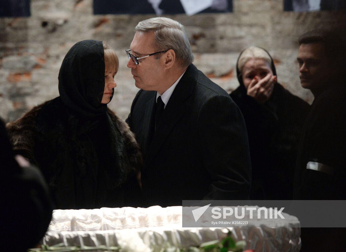 Paying last respects to politician Boris Nemtsov in Moscow