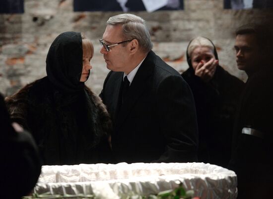 Paying last respects to politician Boris Nemtsov in Moscow