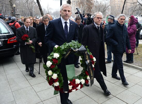 Paying last respects to politician Boris Nemtsov in Moscow