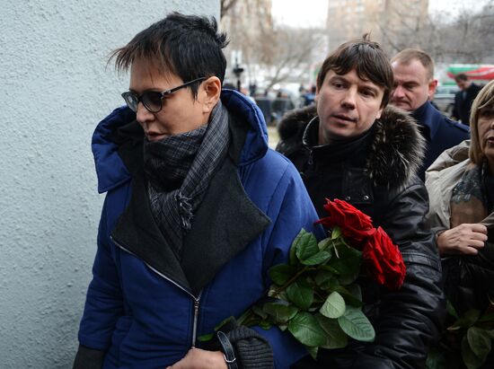 Paying last respects to politician Boris Nemtsov in Moscow