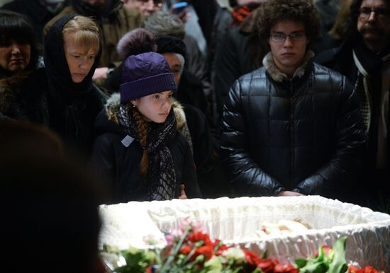 Paying last respects to politician Boris Nemtsov in Moscow