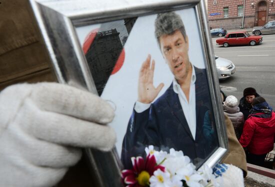 Paying last respects to politician Boris Nemtsov in Moscow