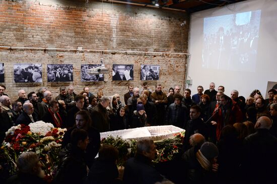 Paying last respects to politician Boris Nemtsov in Moscow