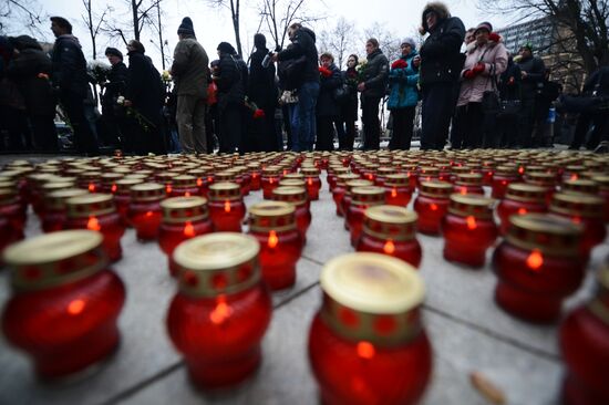 Paying last respects to politician Boris Nemtsov in Moscow