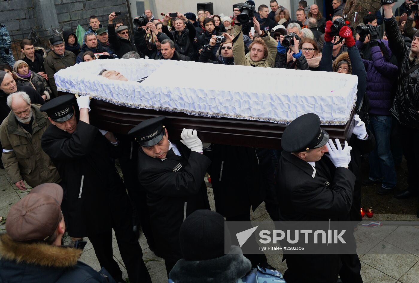Paying last respects to politician Boris Nemtsov in Moscow