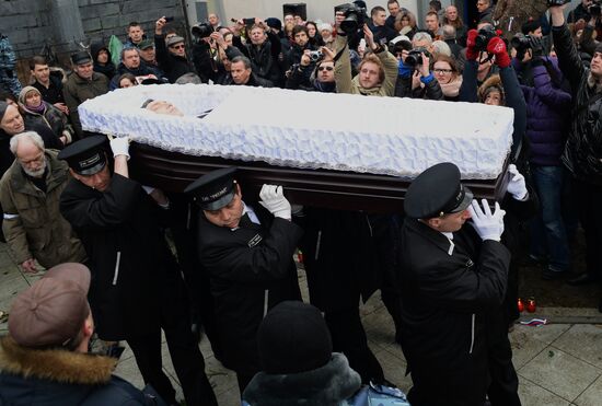 Paying last respects to politician Boris Nemtsov in Moscow