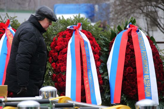 Paying last respects to politician Boris Nemtsov in Moscow