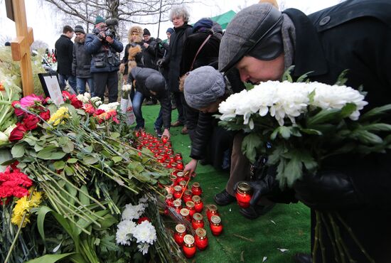 Paying last respects to politician Boris Nemtsov in Moscow