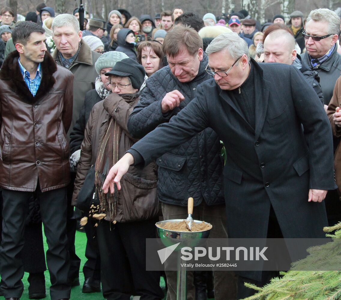 Paying last respects to politician Boris Nemtsov in Moscow