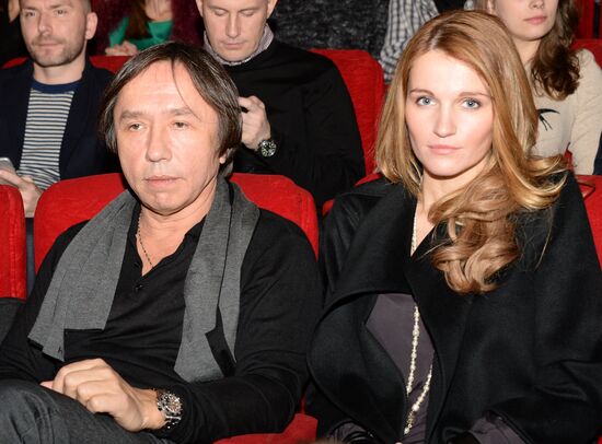 First run of movie "Dukhless 2"