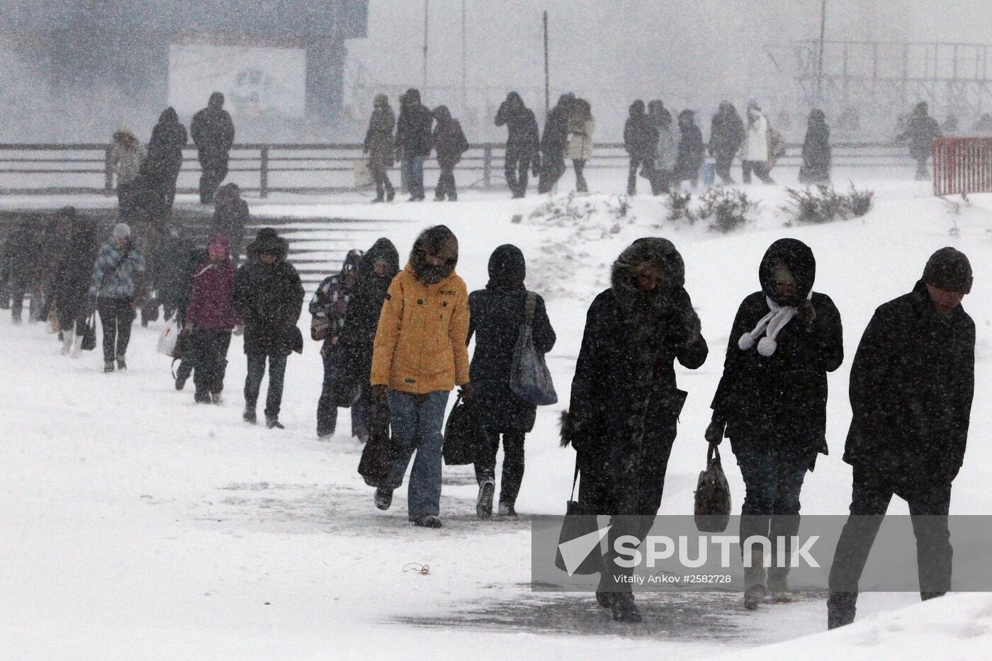 Snowfall and storm wind in Vladivostok