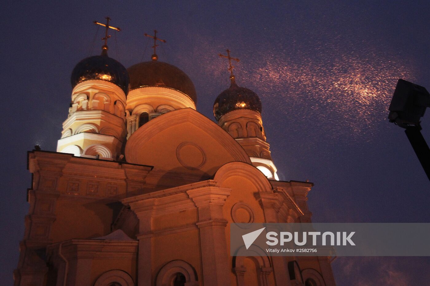 Snowfall and storm wind in Vladivostok