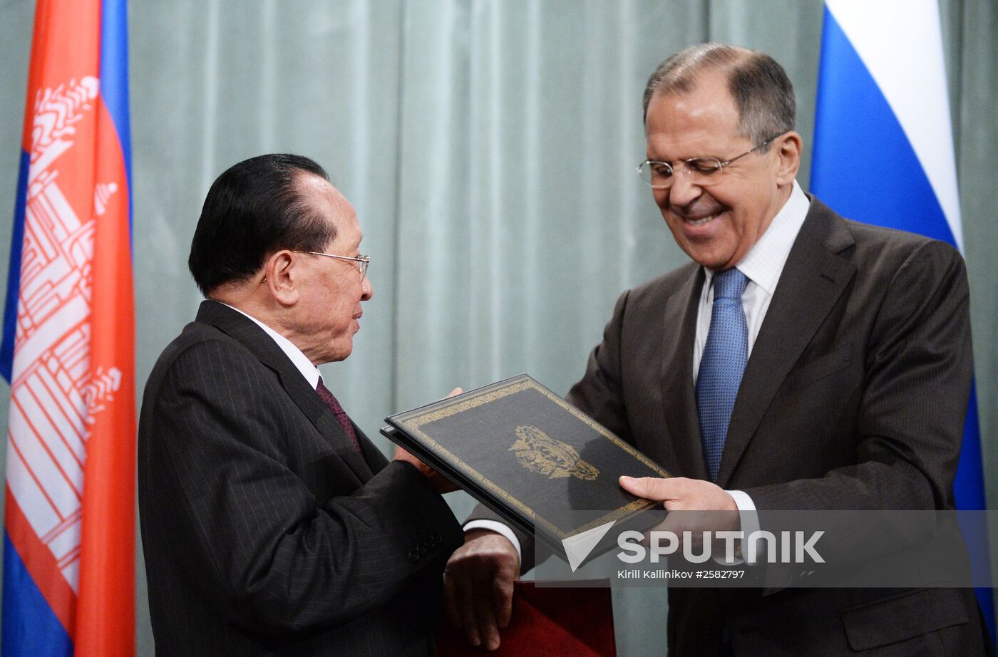Foreign Minister Sergey Lavrov meets with Foreign Minister of Cambodia Hor Namhong