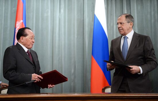 Foreign Minister Sergey Lavrov meets with Foreign Minister of Cambodia Hor Namhong