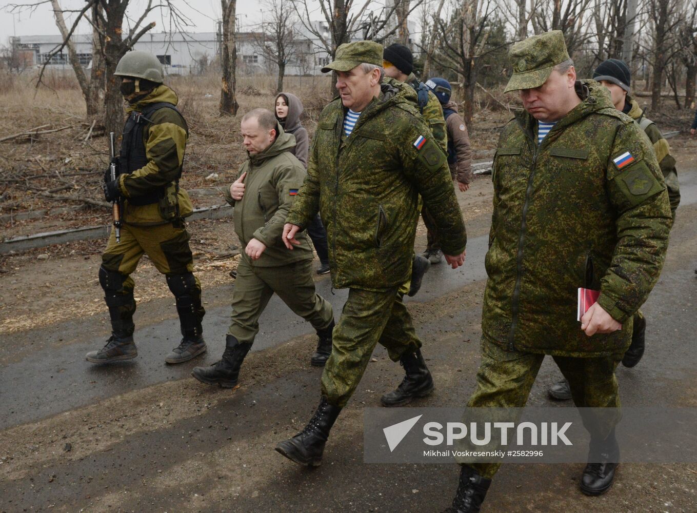OSCE mission representatives visit Donetsk Airport