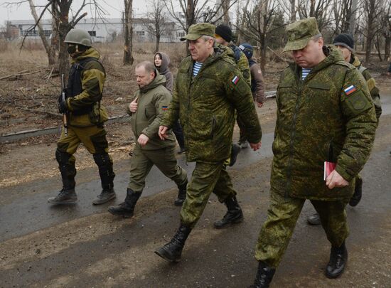 OSCE mission representatives visit Donetsk Airport