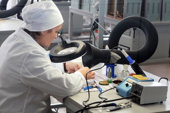 Kazan Optical-Mechanical Plant (KOMZ)