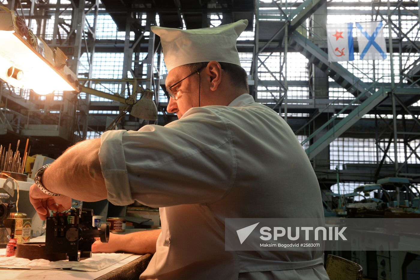 The Kazan Optical-Mechanical Plant (KOMZ)