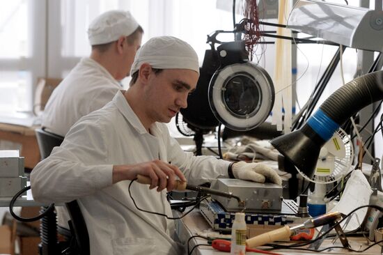 Kazan Optical-Mechanical Plant (KOMZ)