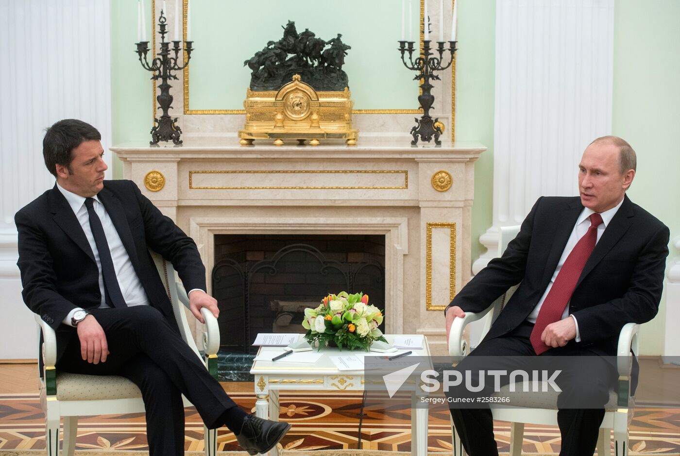 President Putin meets with Italian Prime Minister Renzi