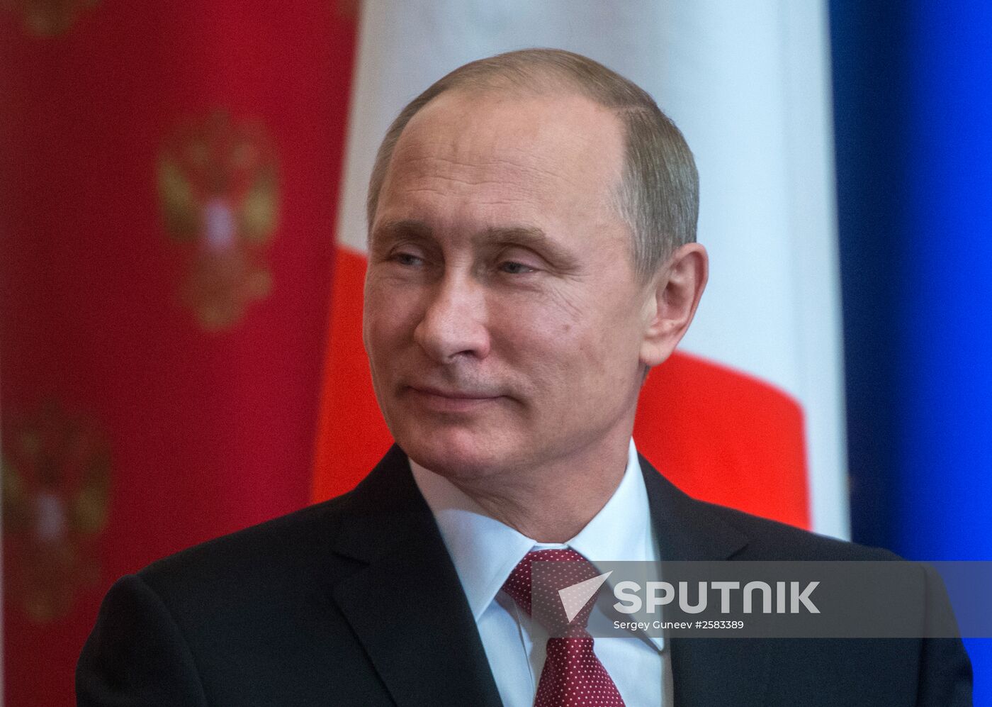 President Vladimir Putin meets with Italian Prime Minister Matteo Renzi