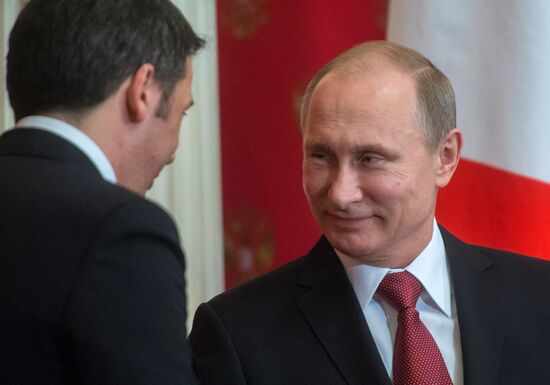 President Vladimir Putin meets with Italian Prime Minister Matteo Renzi