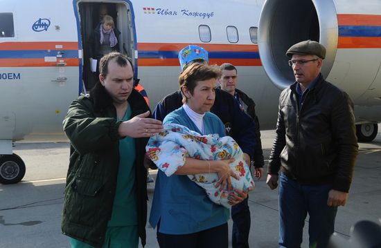 Emergencies Ministry charter plane delivers cured Donbas children to Rostov-on-Don