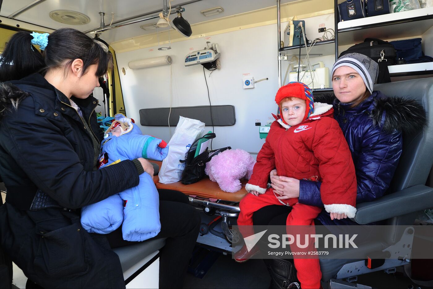 Emergencies Ministry charter plane delivers cured Donbas children to Rostov-on-Don