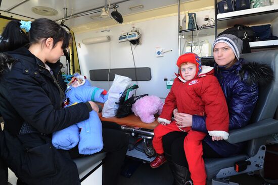 Emergencies Ministry charter plane delivers cured Donbas children to Rostov-on-Don