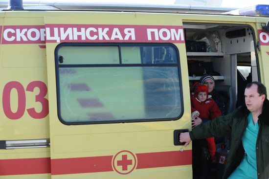 Emergencies Ministry charter plane delivers cured Donbas children to Rostov-on-Don