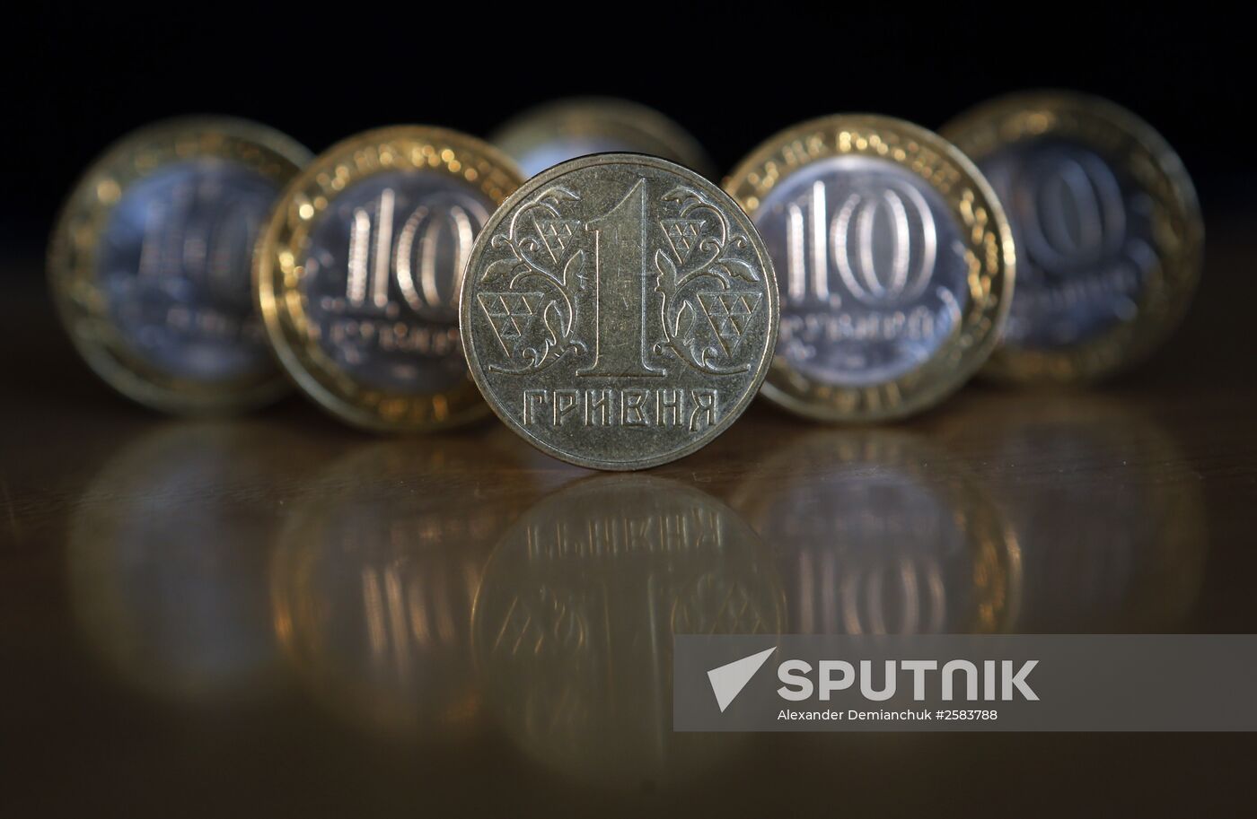 Russian and Ukrainian bills and coins