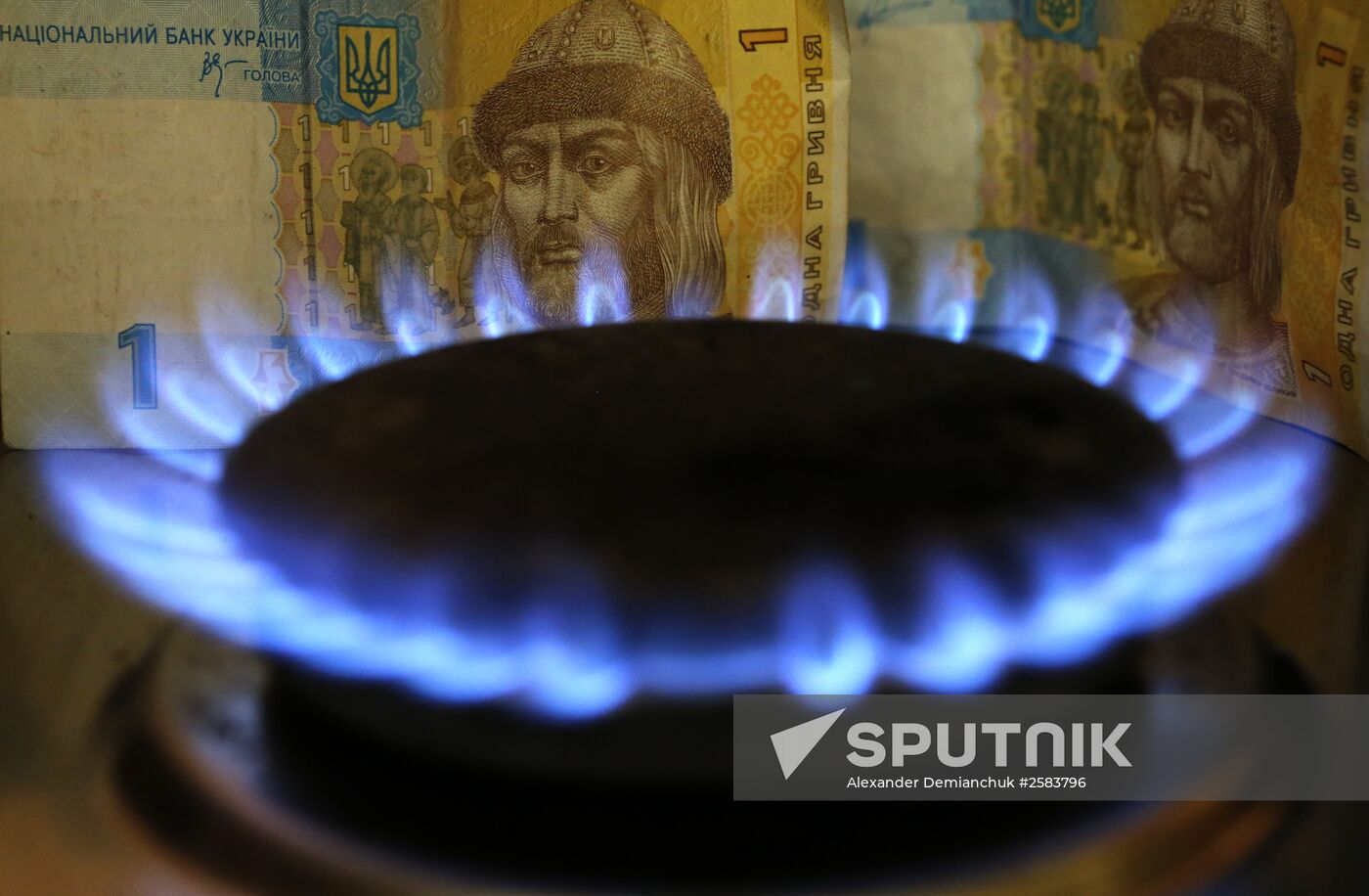 Russian and Ukrainian bills and coins