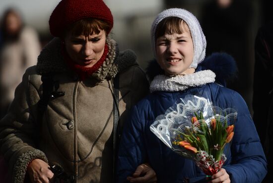 Selling flowers on eve of March 8