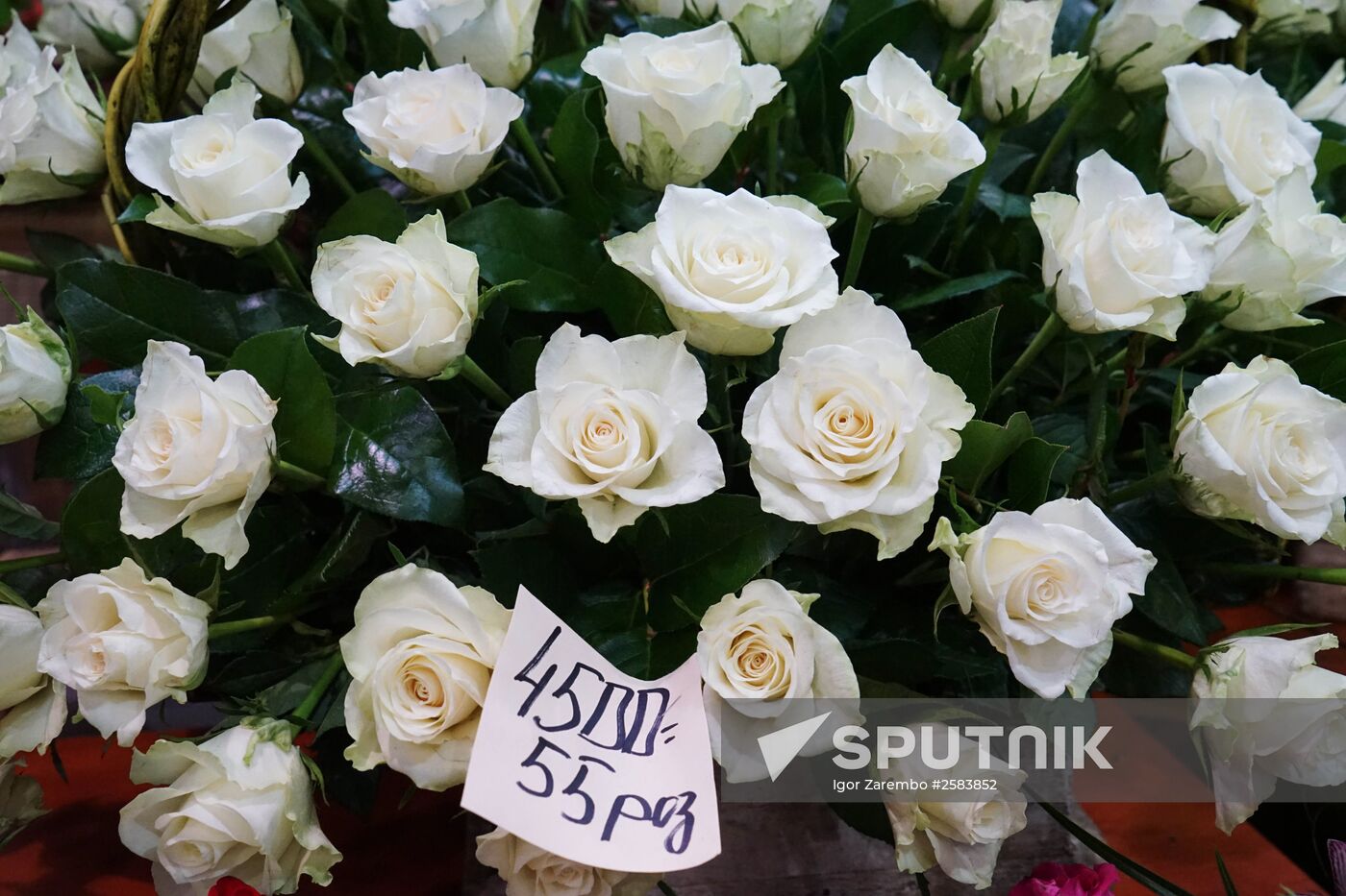 Selling flowers on eve of March 8