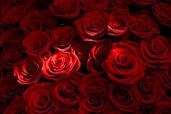 Selling flowers on eve of March 8