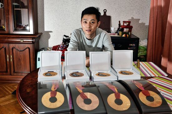 Interview with Viktor Ahn