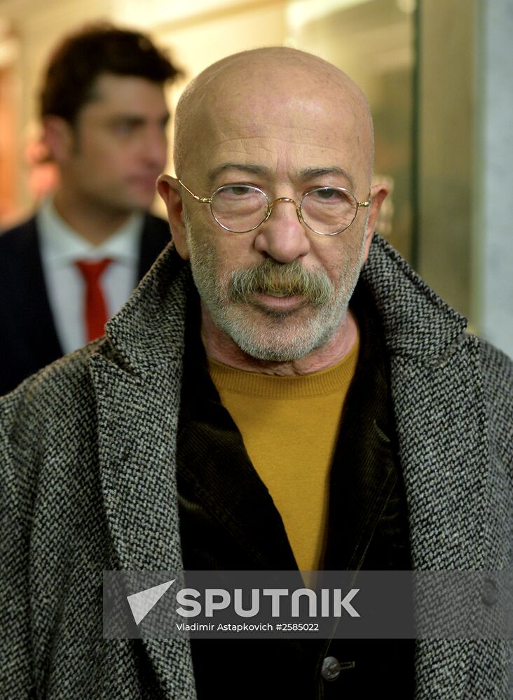 Valentin Yudashkin's show