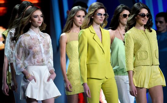 Valentin Yudashkin's show