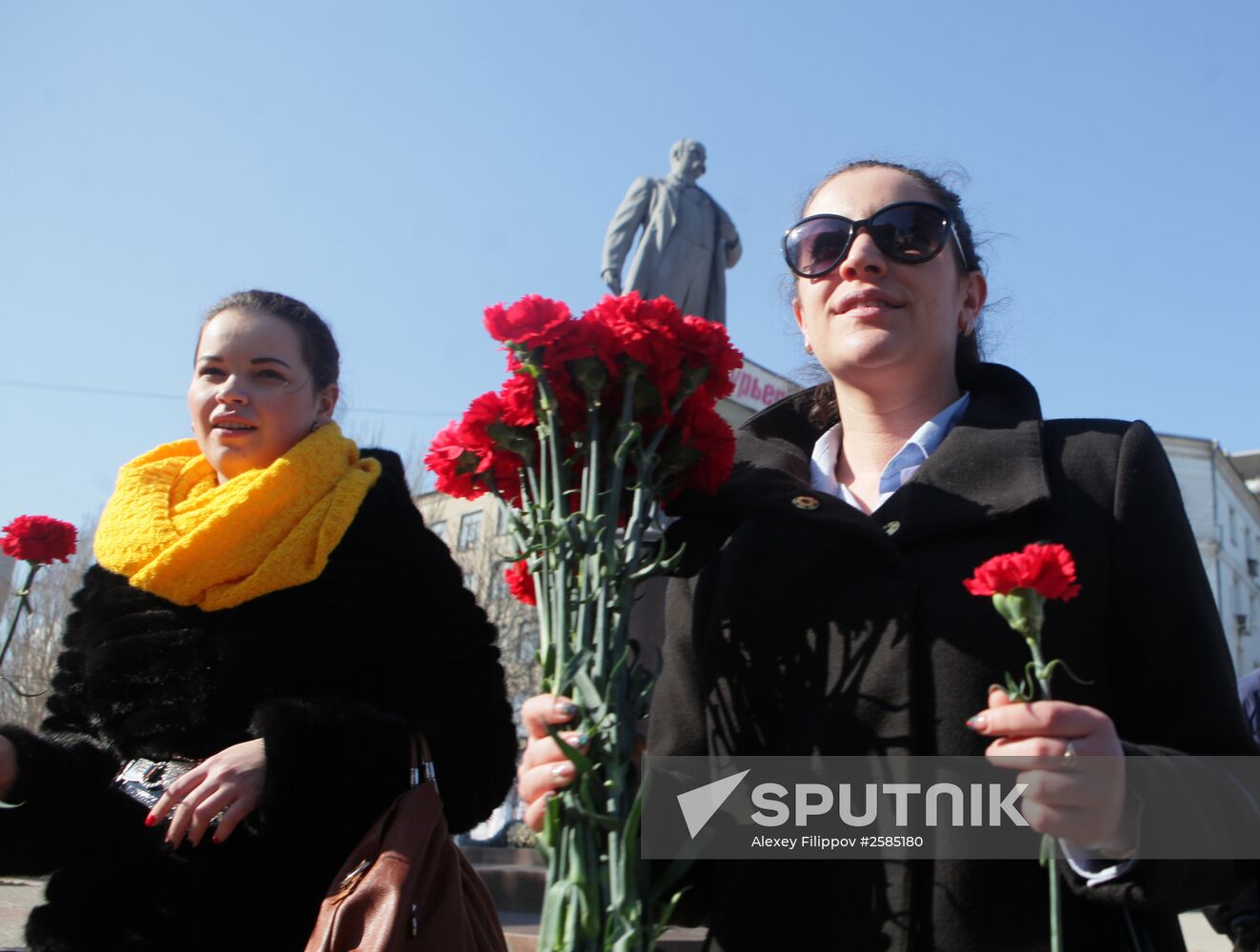 Donetsk residents commemorate poet Taras Shevchenko