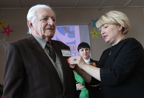 Awarding war veterans and home front workers in the run-up to 70th Victory Day anniversary