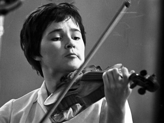 Violinist Irina Bochkova