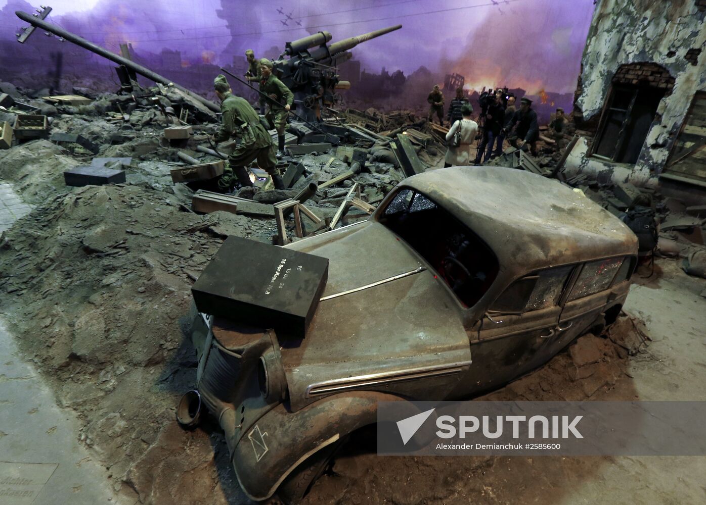 "Battle for Berlin. Banner bearing heroes" 3D panorama at Lenexpo