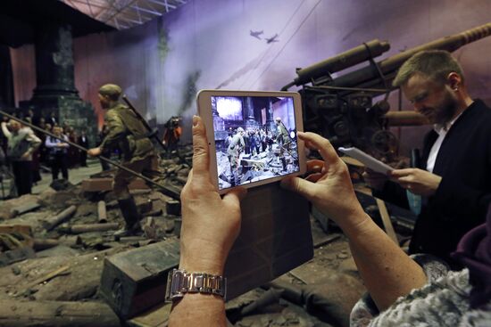 "Battle for Berlin. Banner bearing heroes" 3D panorama at Lenexpo
