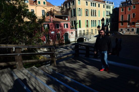 Cities of the world. Venice