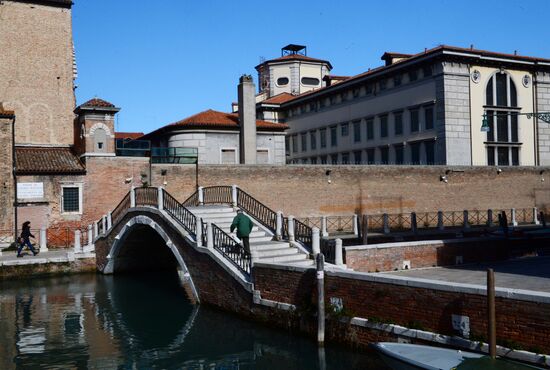 Cities of the world. Venice