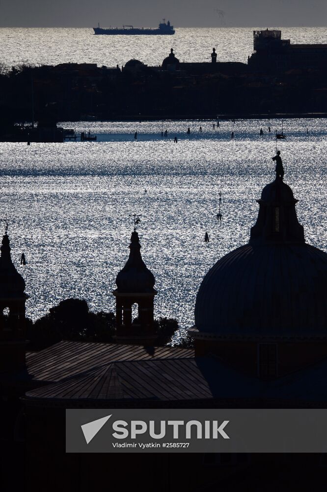 Cities of the world. Venice